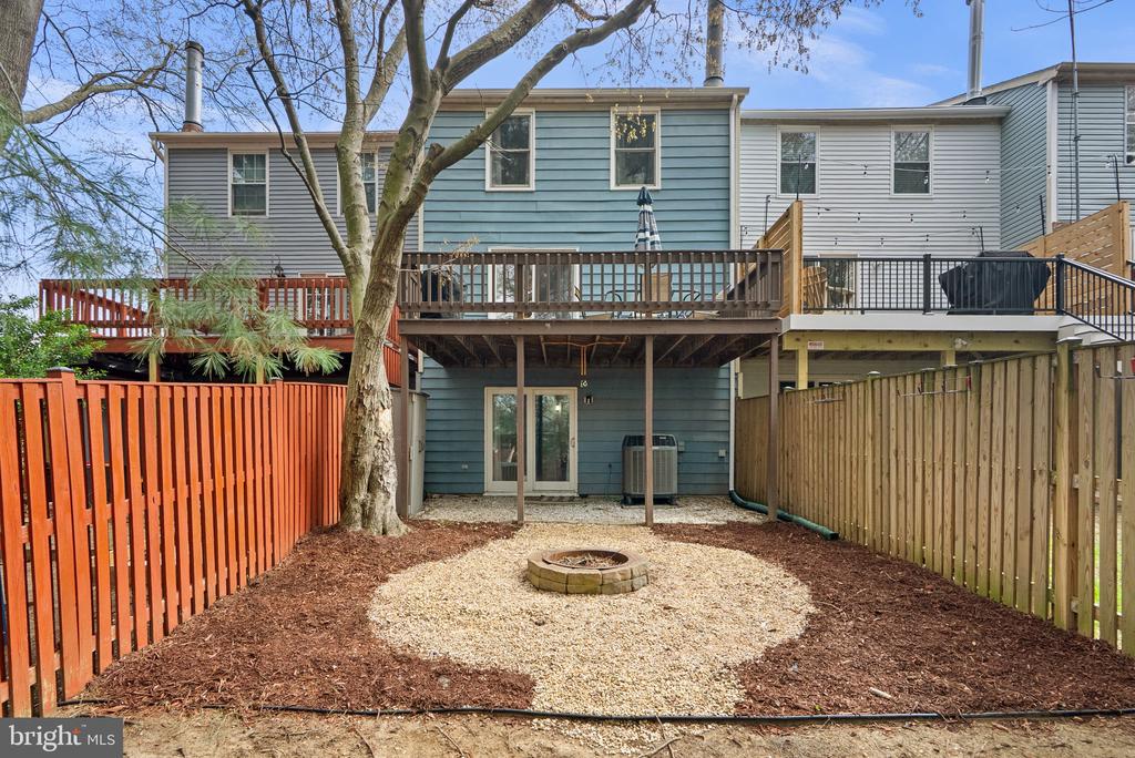1176 WHITE CORAL COURT