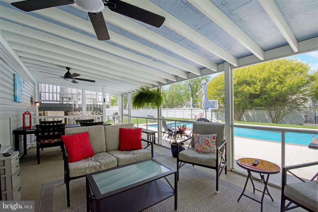 3542 LOCH HAVEN DRIVE
