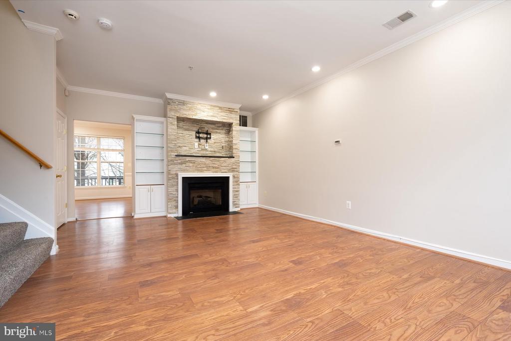 77 HARBOUR HEIGHTS DRIVE 77