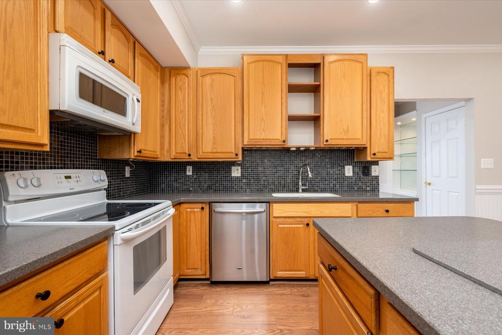 77 HARBOUR HEIGHTS DRIVE 77
