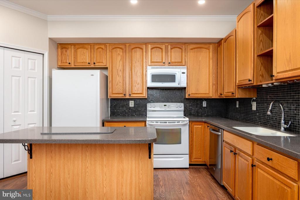 77 HARBOUR HEIGHTS DRIVE 77