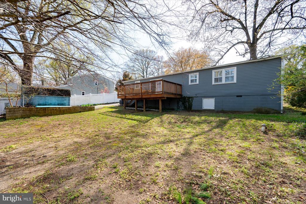 1713 LONGWOOD ROAD