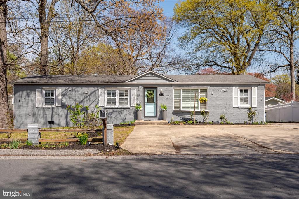 1713 LONGWOOD ROAD