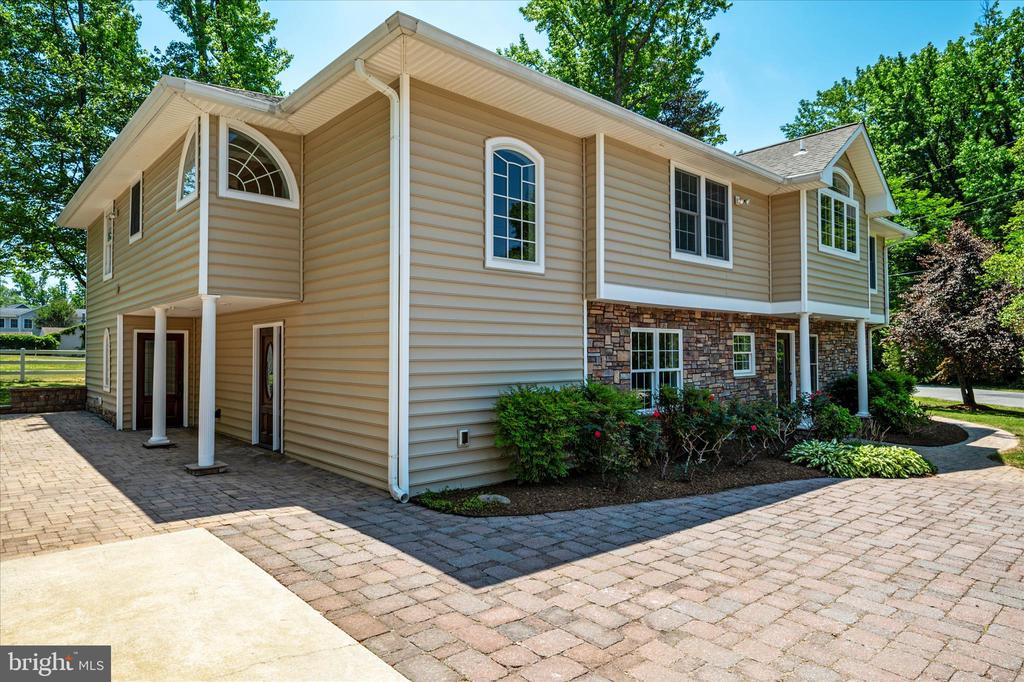 401 BEACH DRIVE