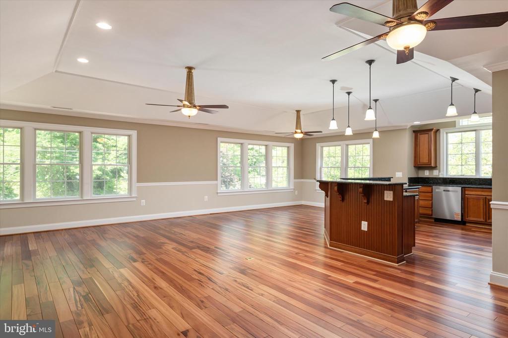 401 BEACH DRIVE