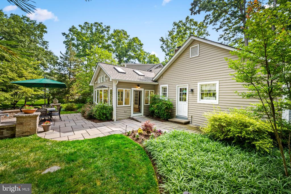 381 SHEFFIELD ROAD