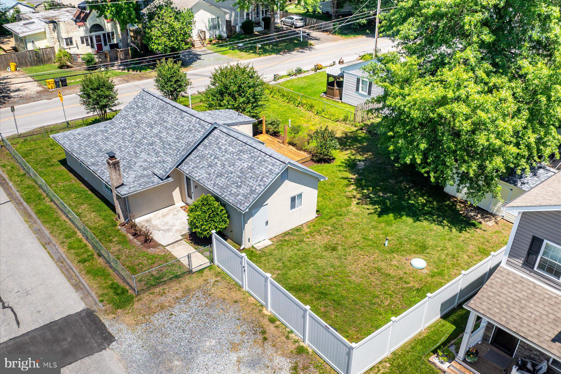 851 SELBY BOULEVARD