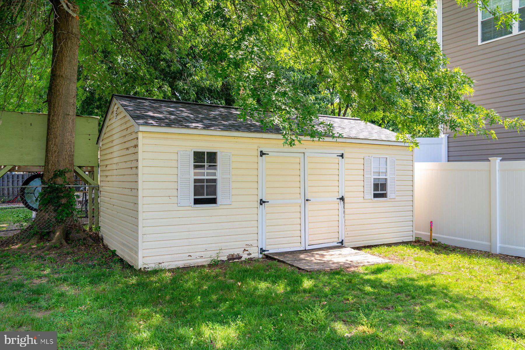 851 SELBY BOULEVARD