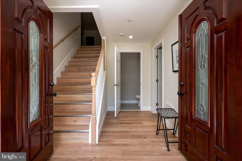 1400 LOWER VIEW COURT