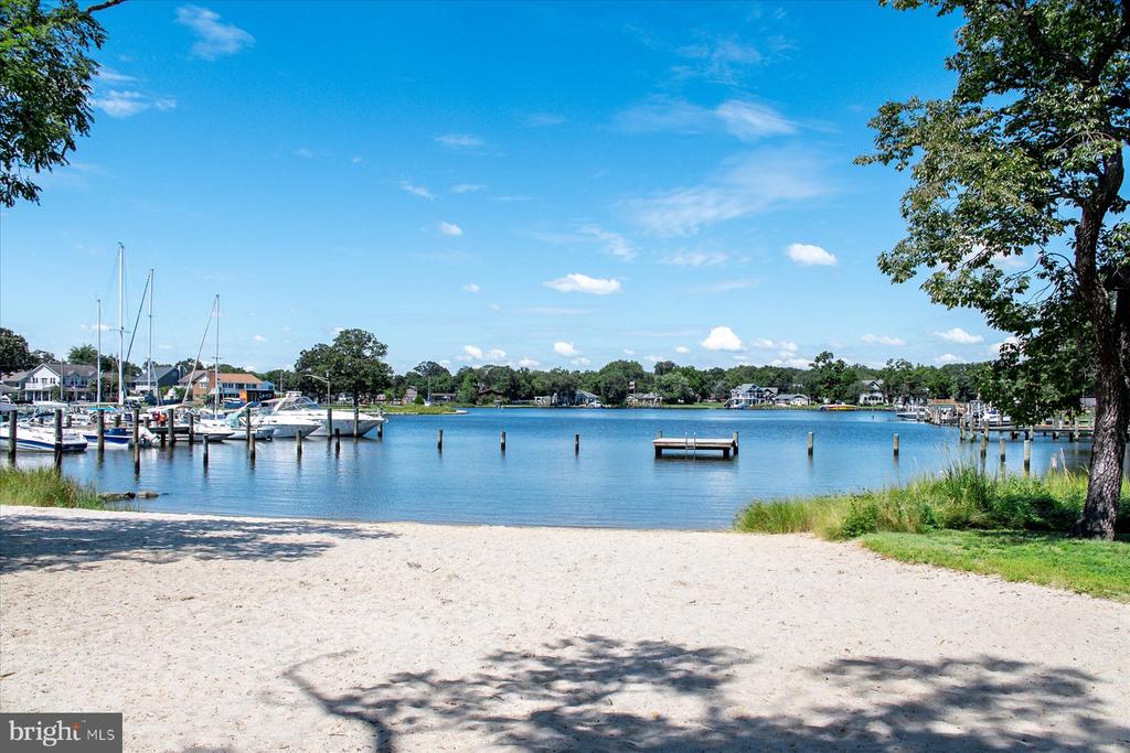 2033 SHORE DRIVE