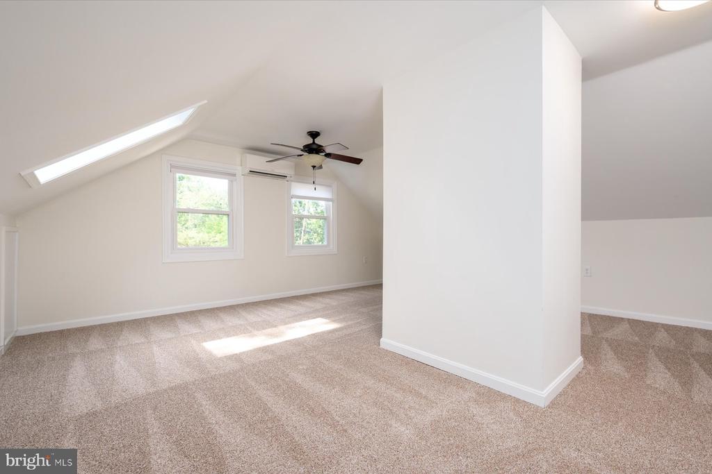 2033 SHORE DRIVE