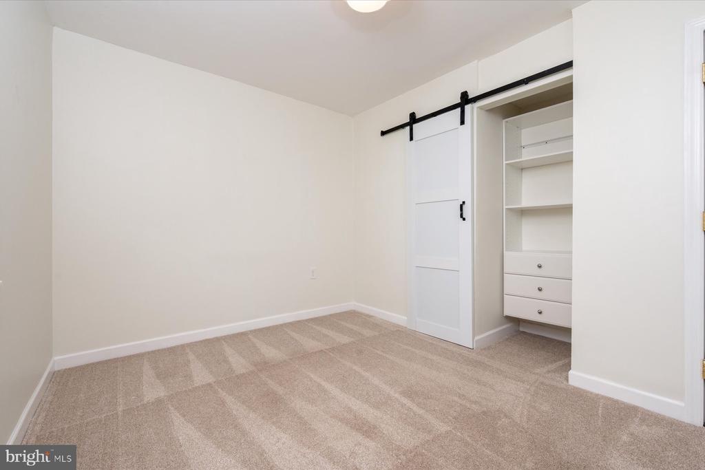2033 SHORE DRIVE
