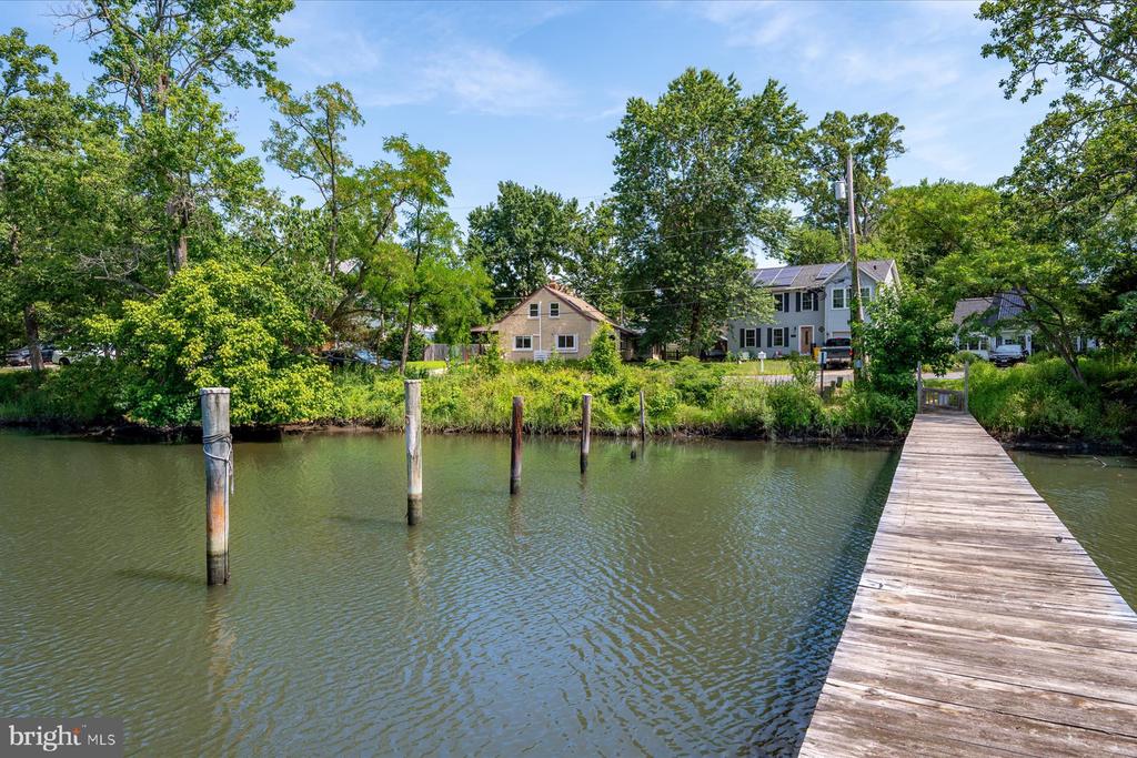 2033 SHORE DRIVE