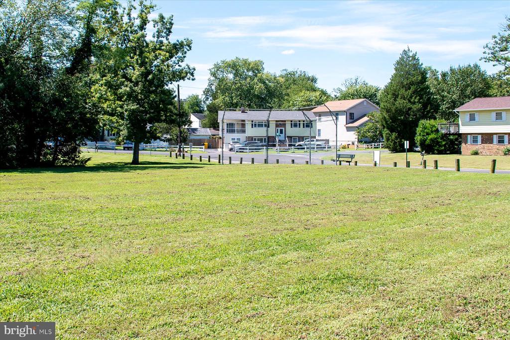 2033 SHORE DRIVE