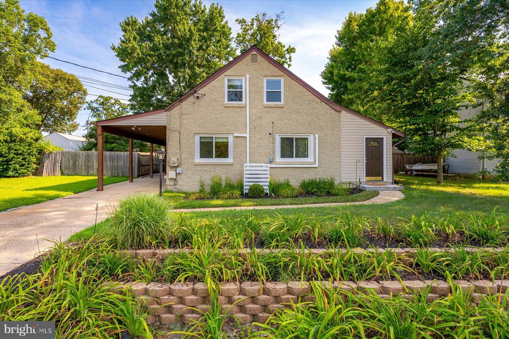 2033 SHORE DRIVE