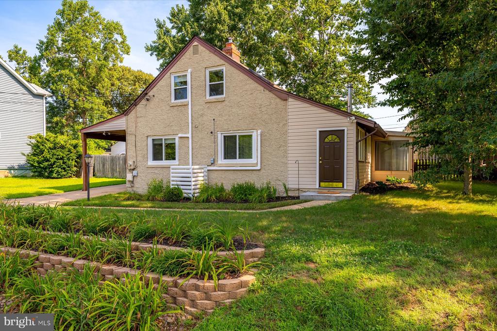 2033 SHORE DRIVE
