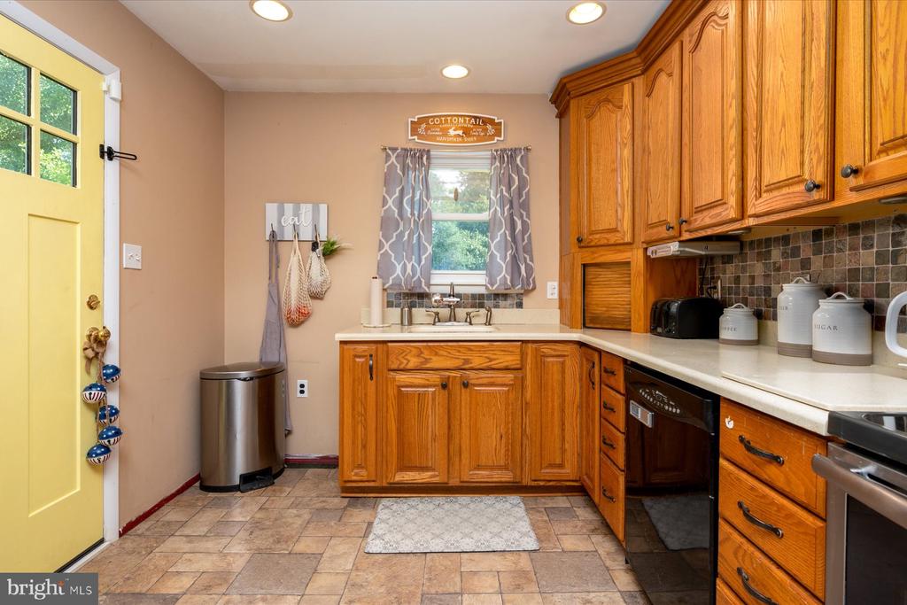 522 KENORA DRIVE
