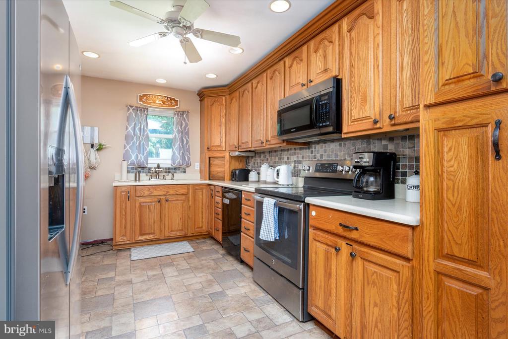 522 KENORA DRIVE