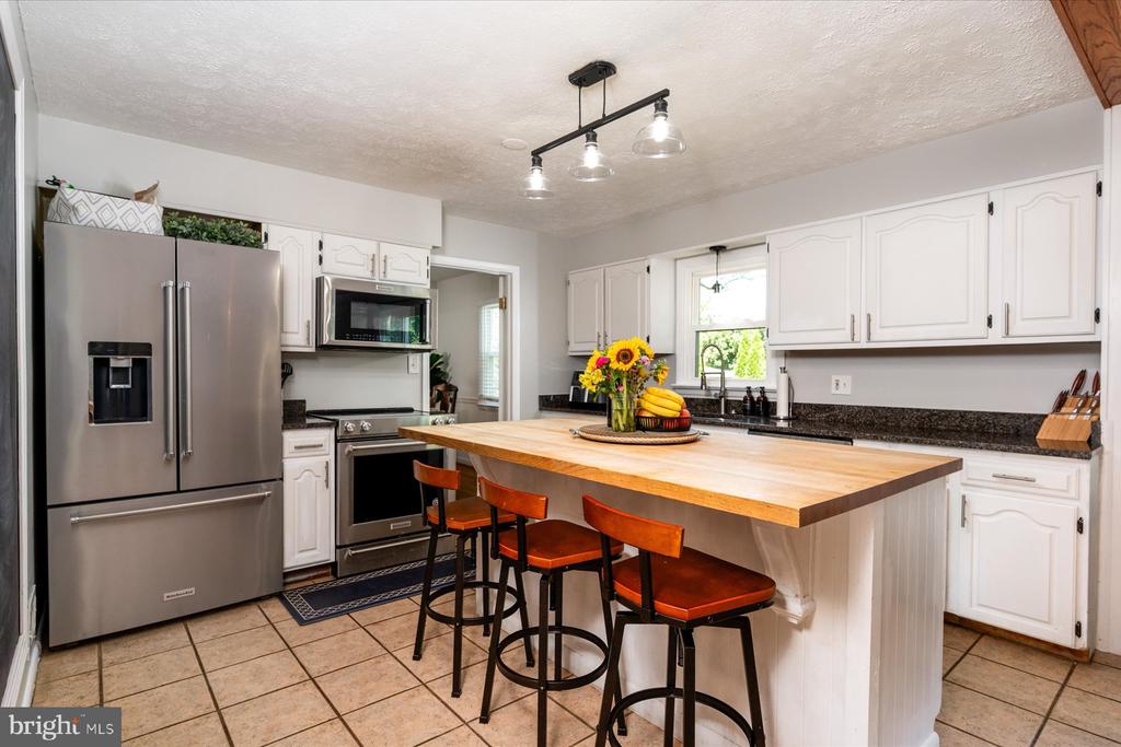 12 WILLOW SPRING DRIVE