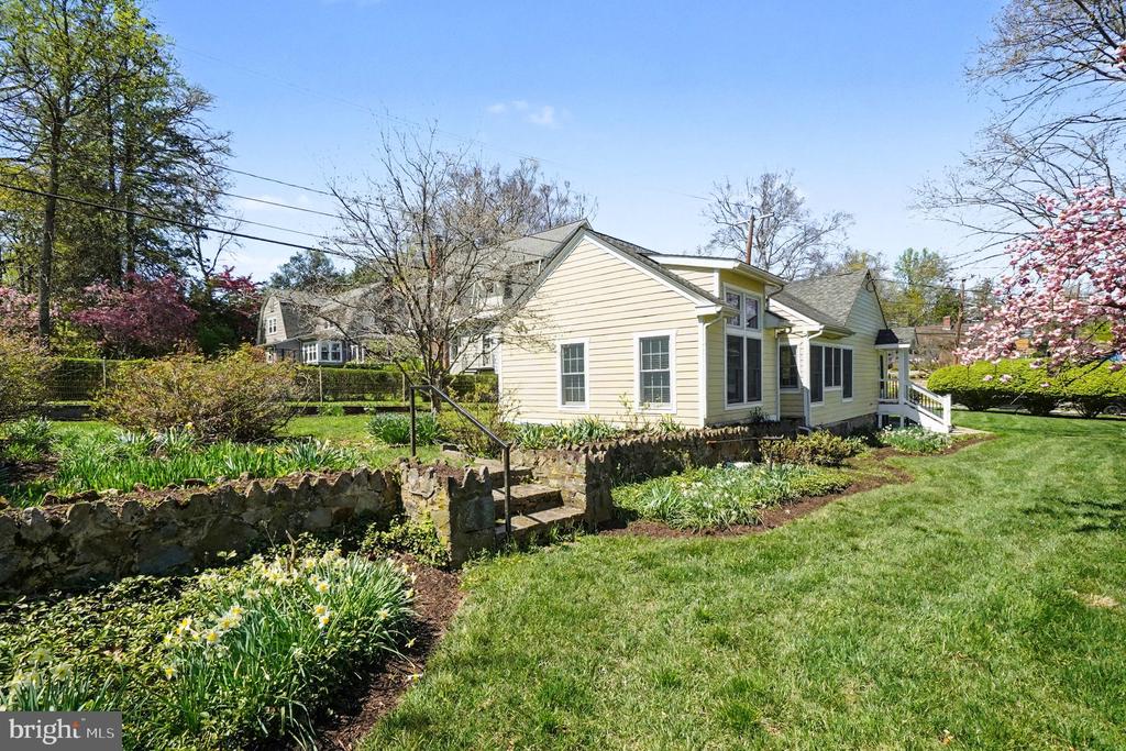 5616 CROSS COUNTRY BOULEVARD