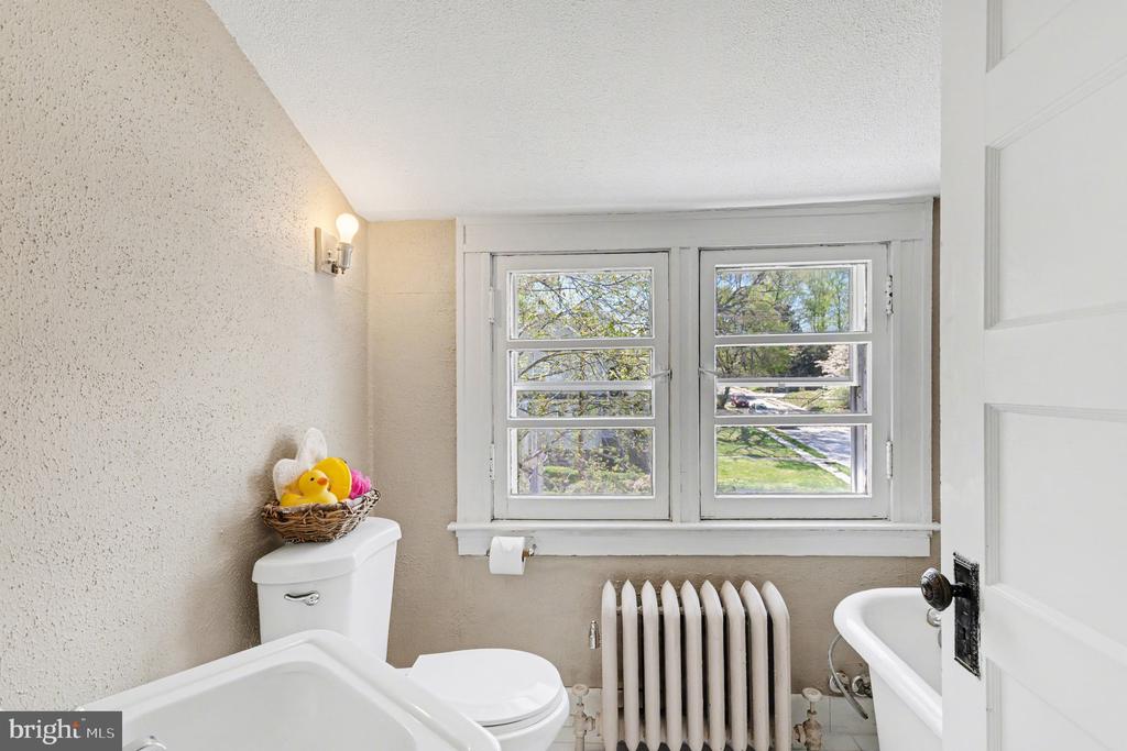 5616 CROSS COUNTRY BOULEVARD