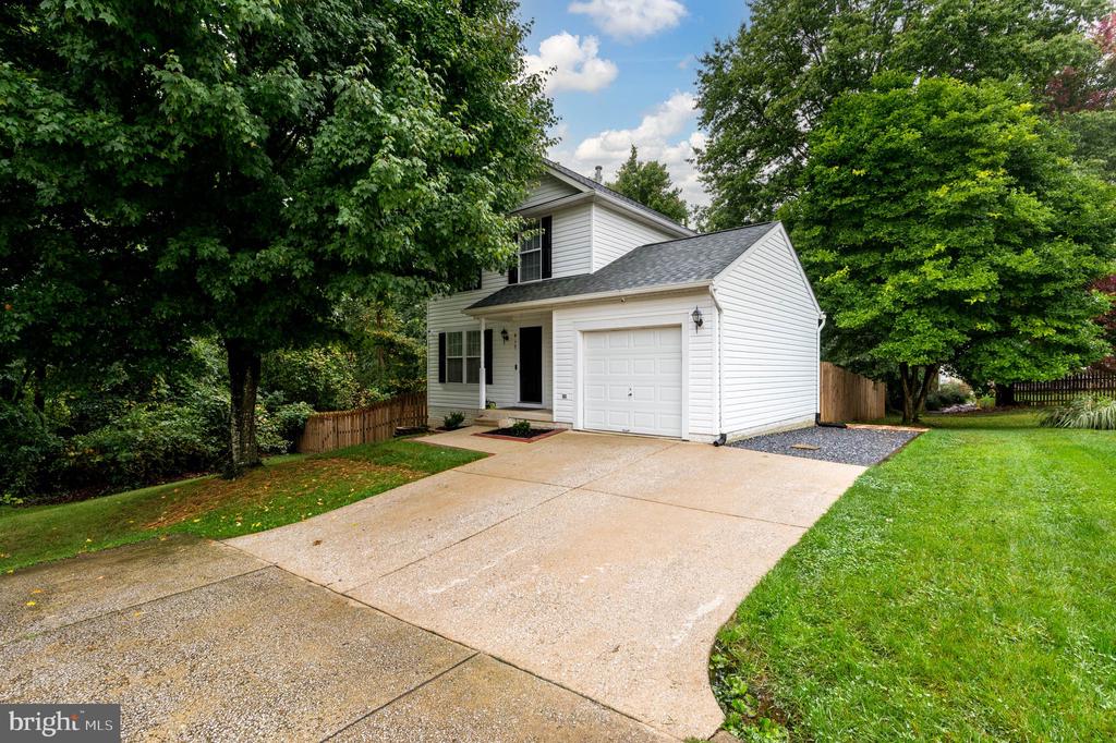 417 Samanthas Ct