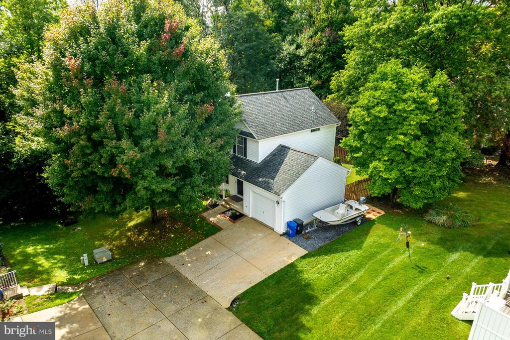 417 Samanthas Ct