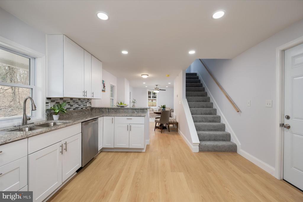 721 Hollow Rd