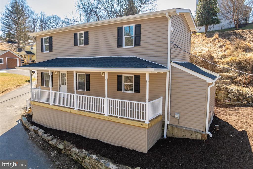 721 Hollow Rd
