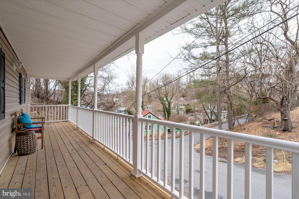 721 Hollow Rd