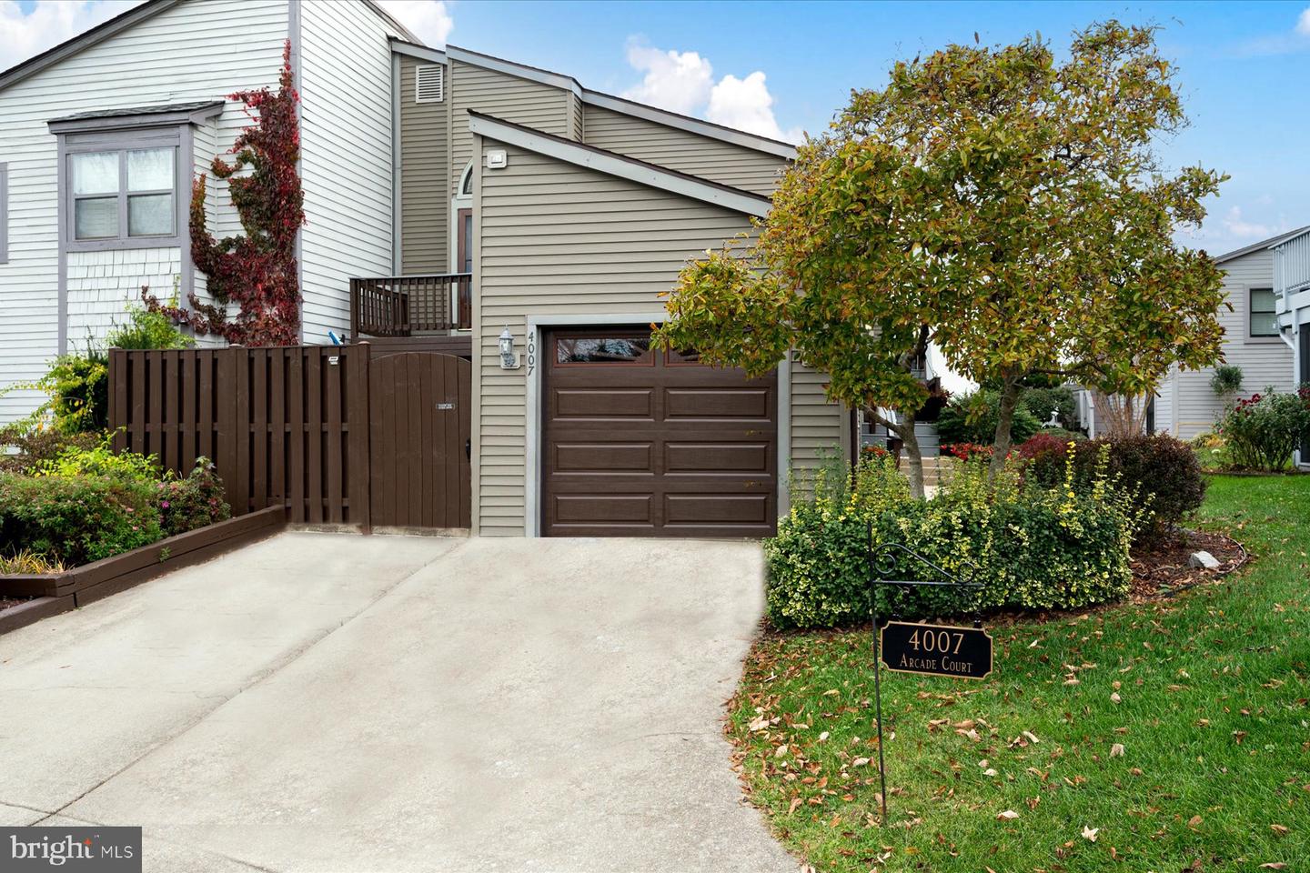 4007 Arcade Ct