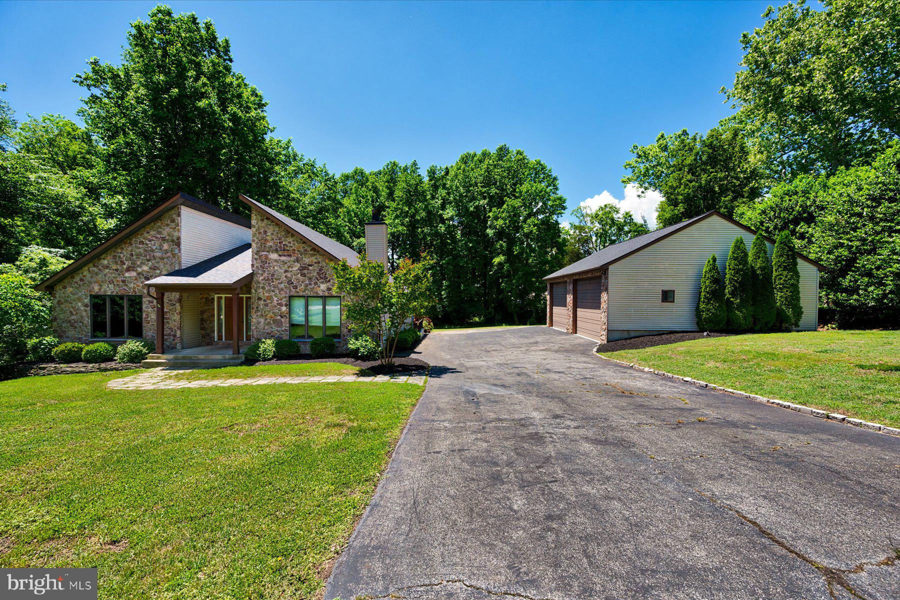 3251 Holland Cliffs Rd