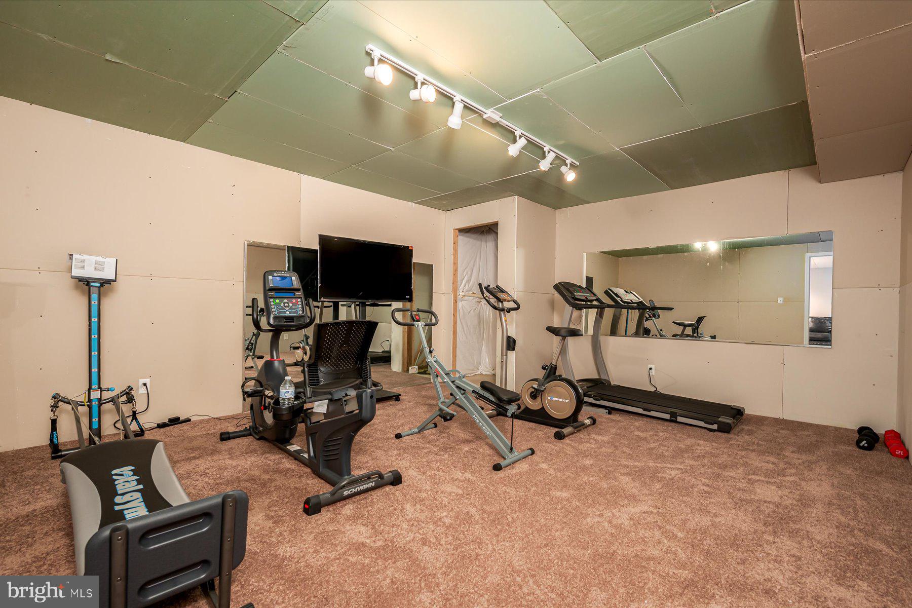 3251 Holland Cliffs Rd