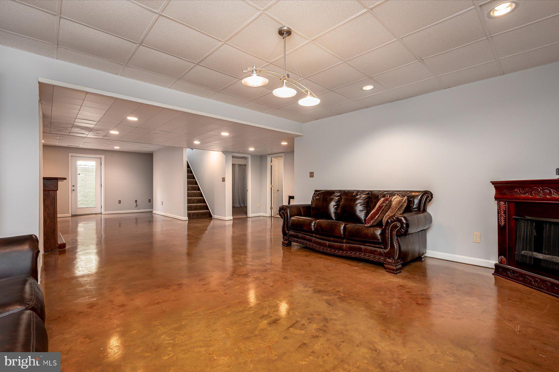 3251 Holland Cliffs Rd