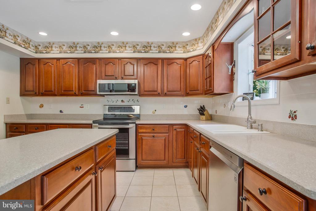 3241 Old Jones Rd