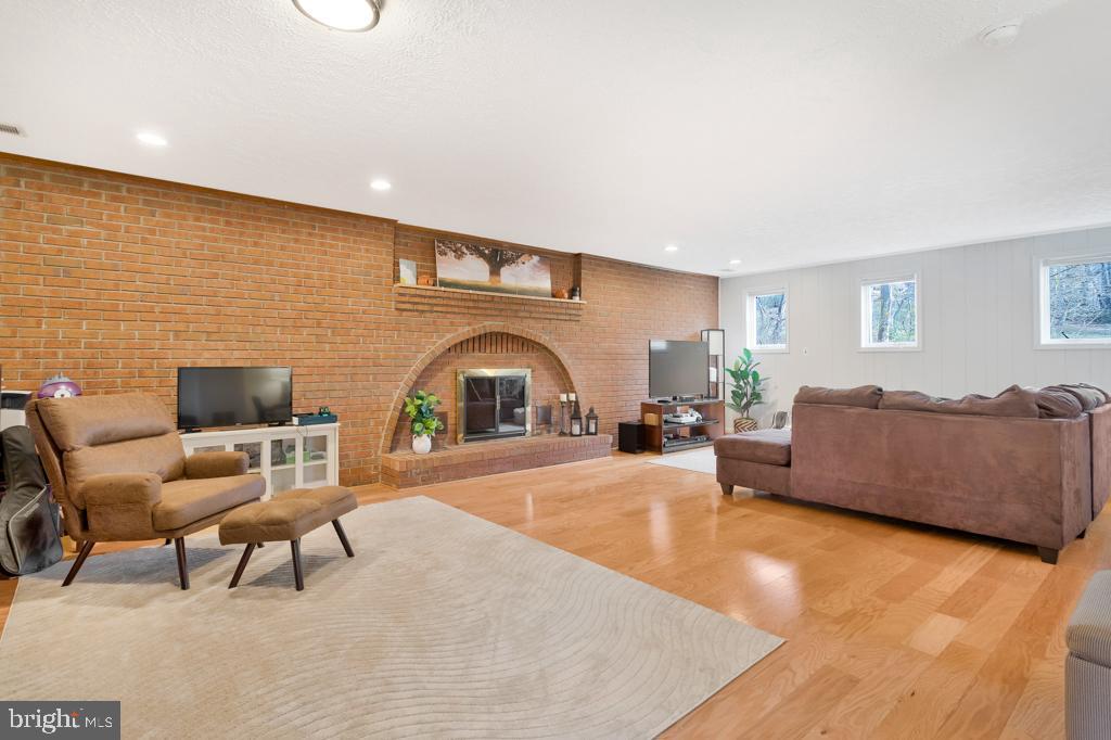 2971 Cedarwood Ln