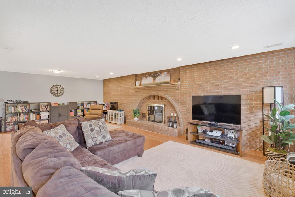 2971 Cedarwood Ln