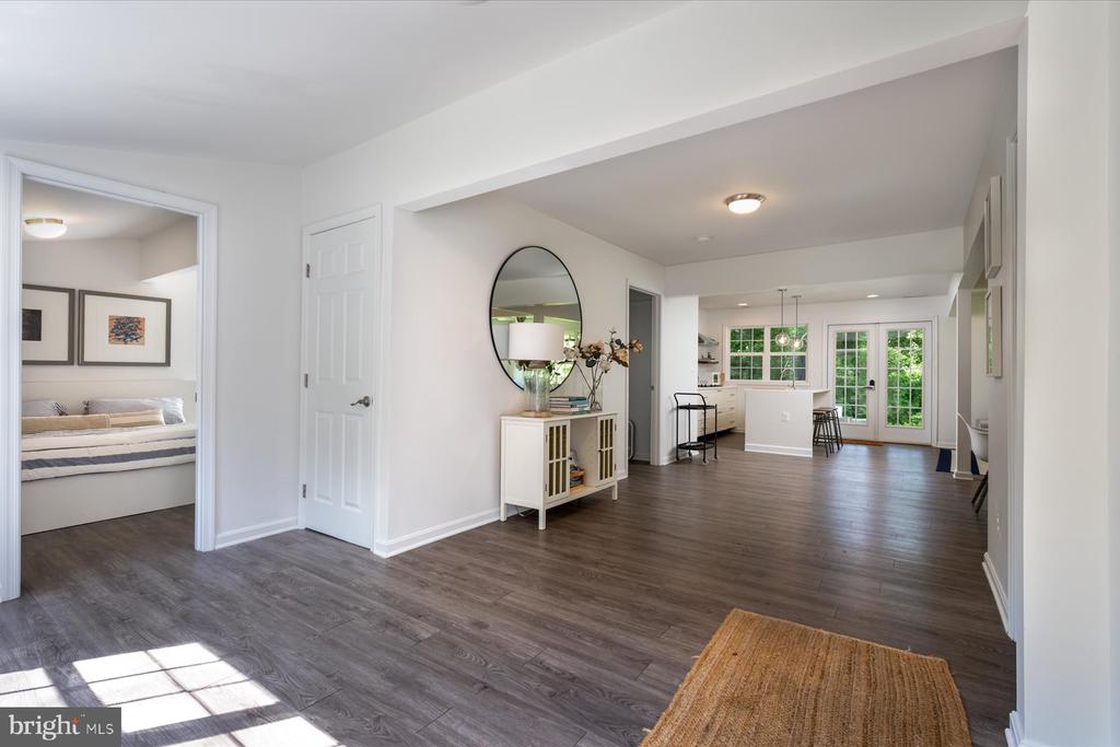 5114 Rosemary Dr