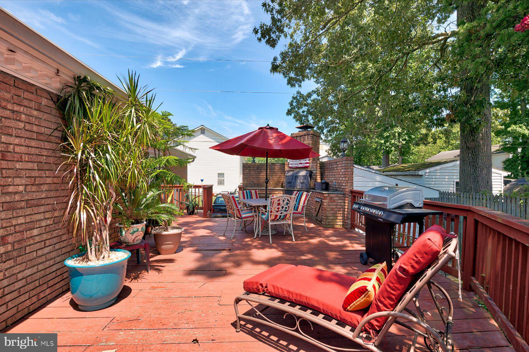 9101 Greenwood Ave
