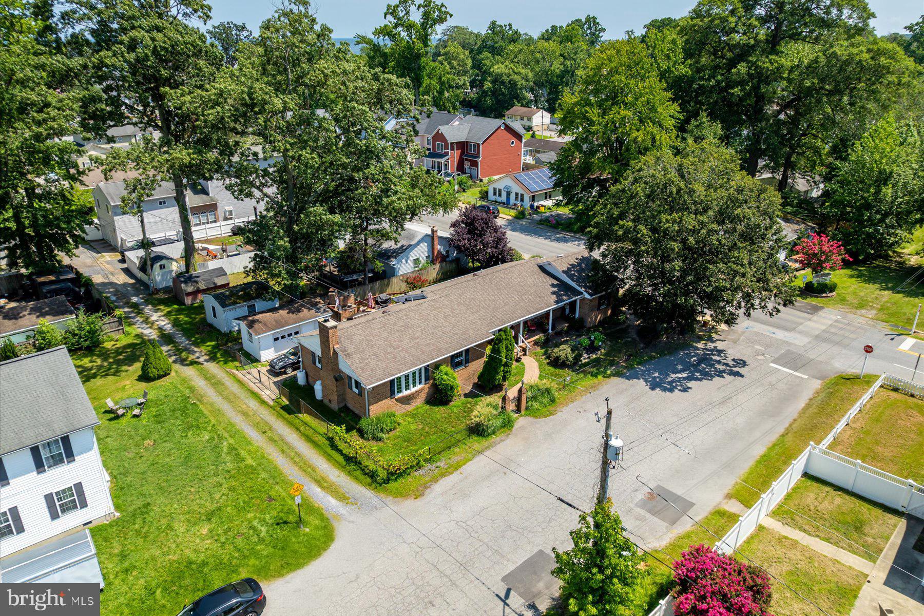 9101 Greenwood Ave