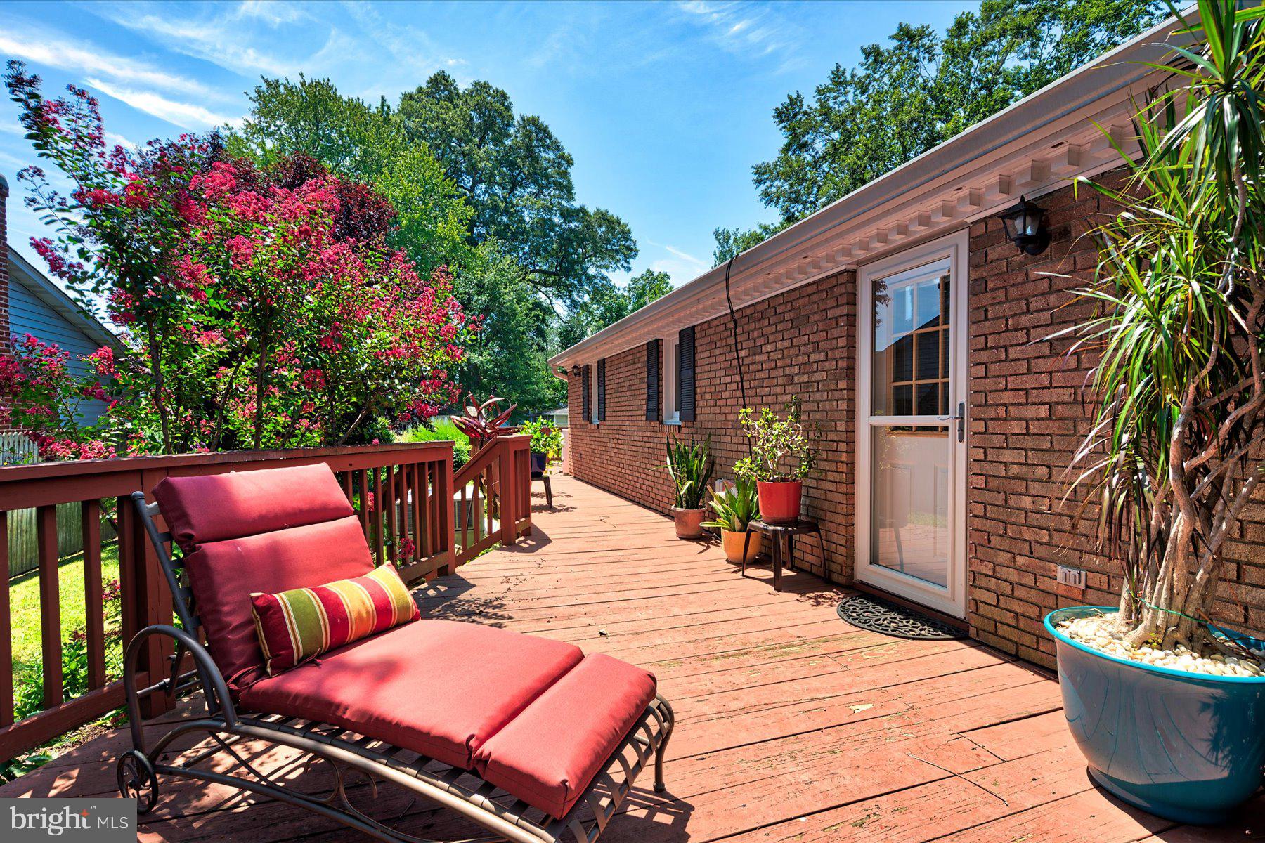 9101 Greenwood Ave