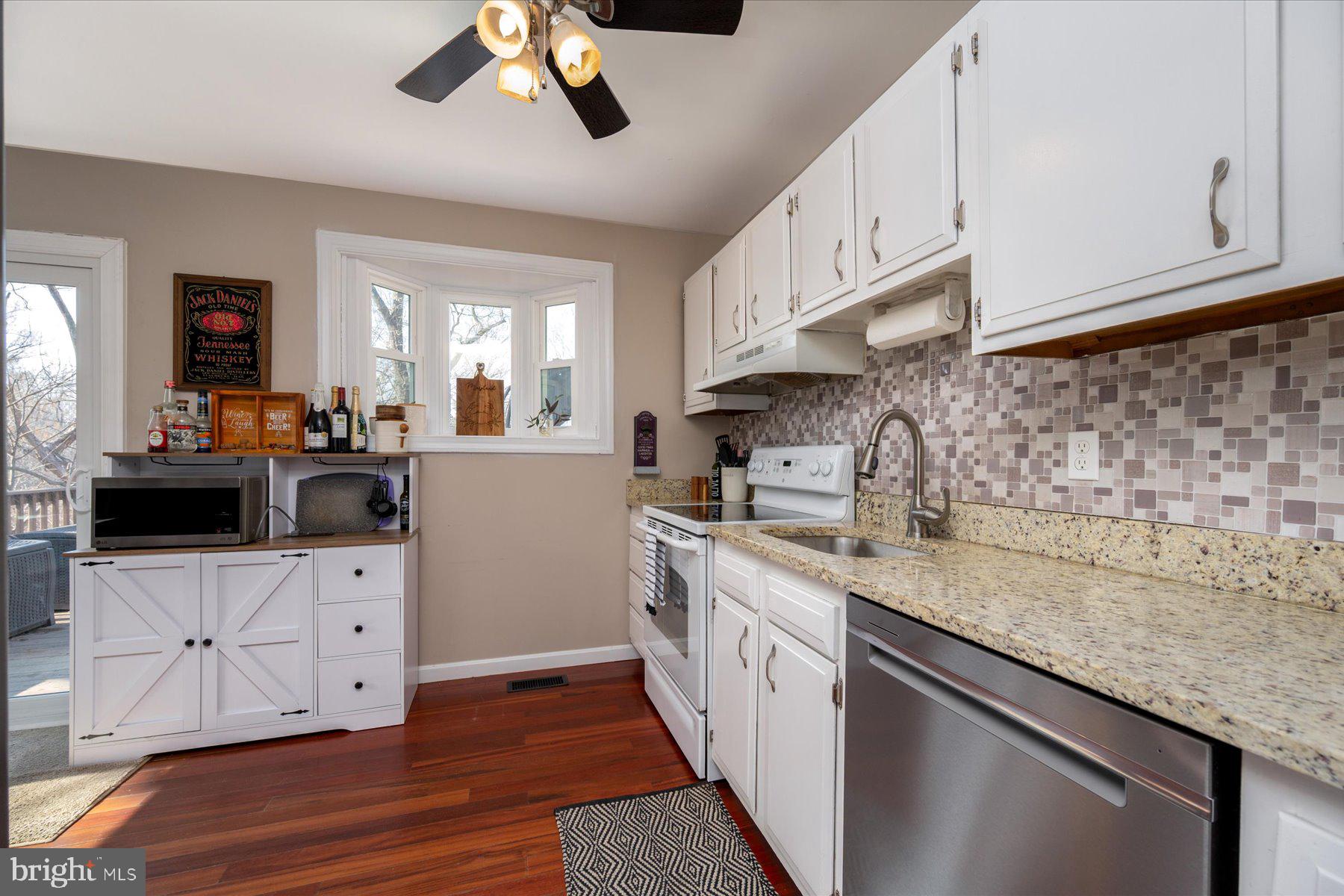 7694 OLD BAYSIDE ROAD