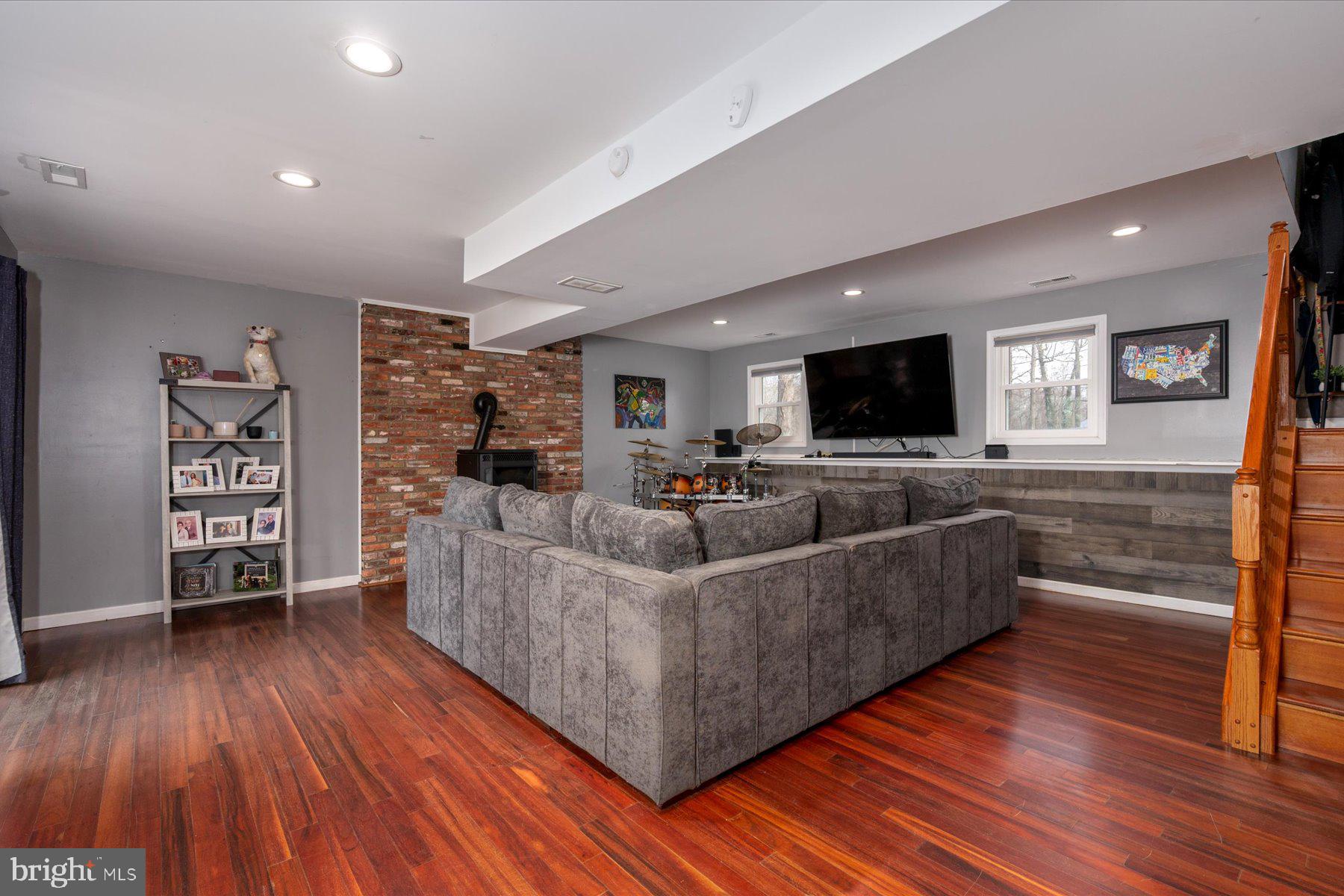 7694 OLD BAYSIDE ROAD