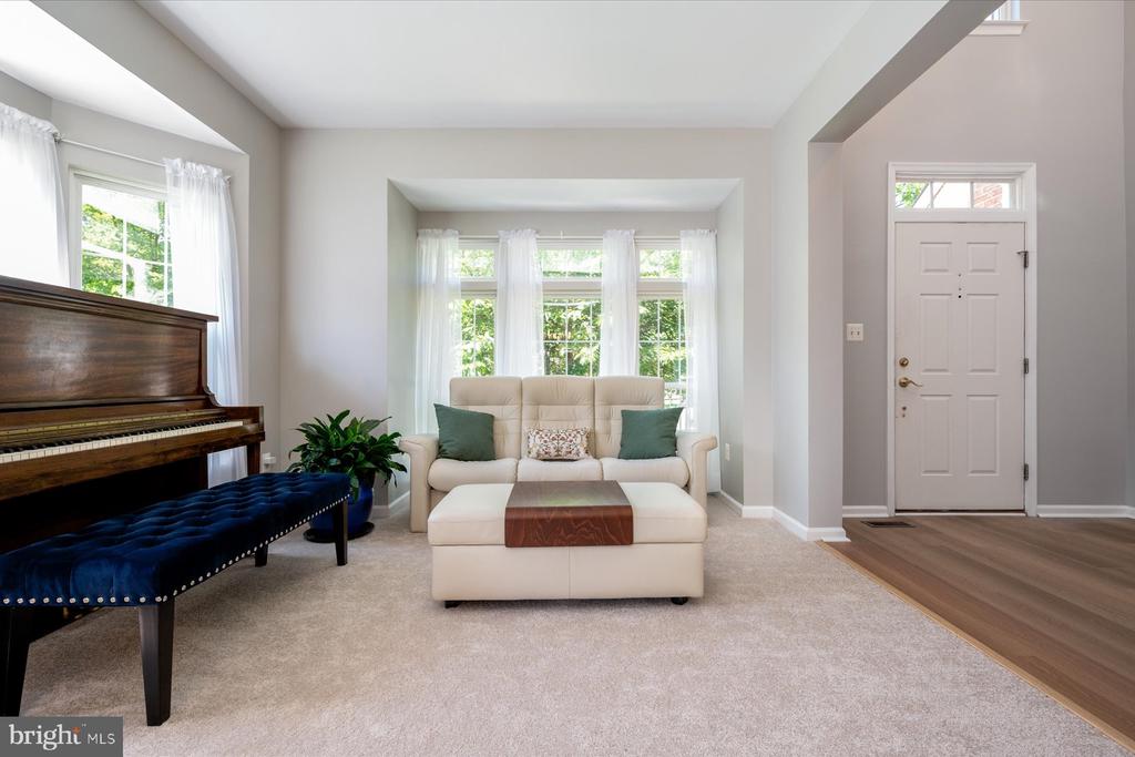 18927 Saint Albert Dr