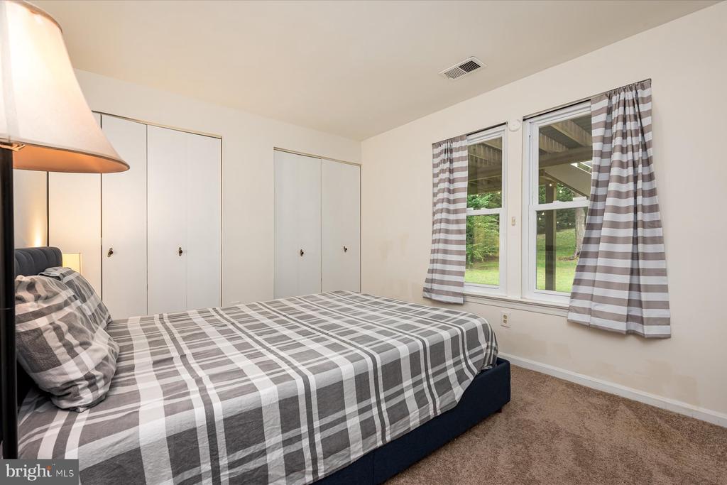 12204 SIR LANCELOT DR