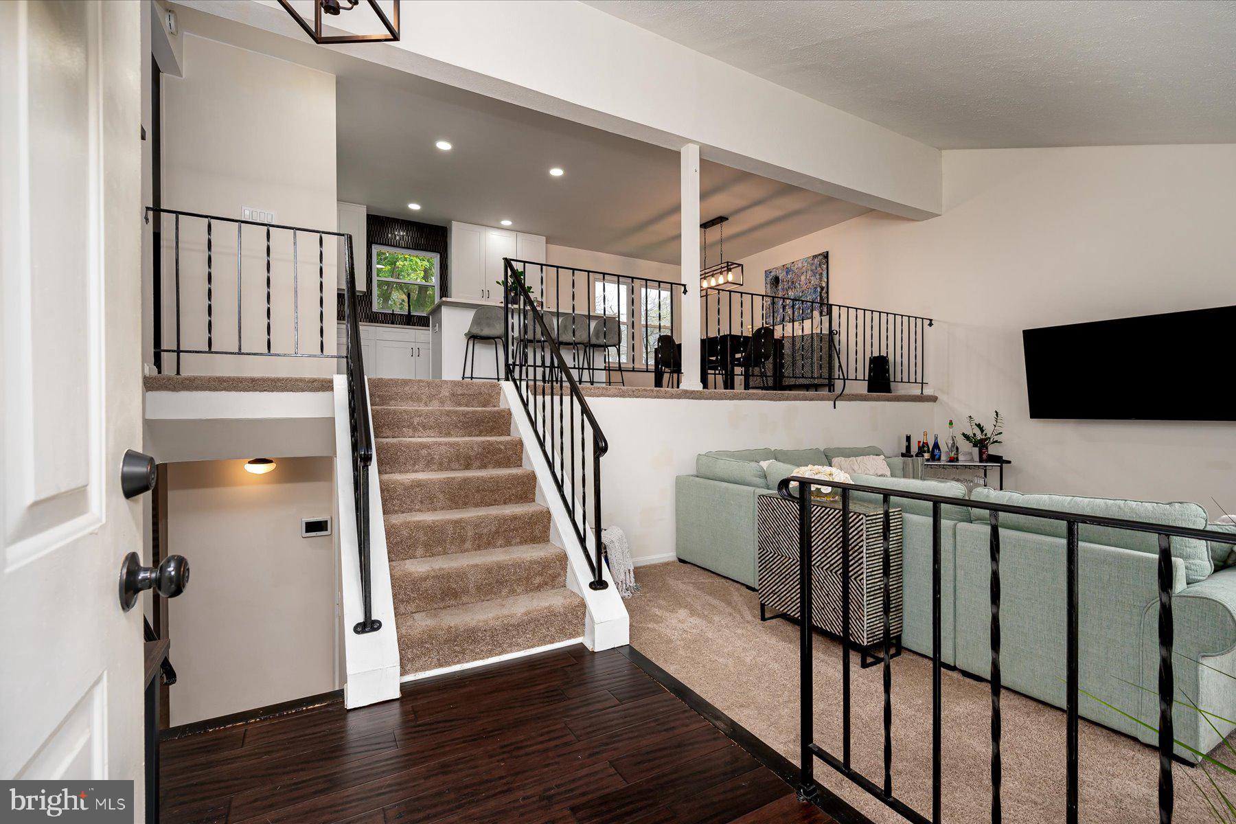 12204 SIR LANCELOT DR