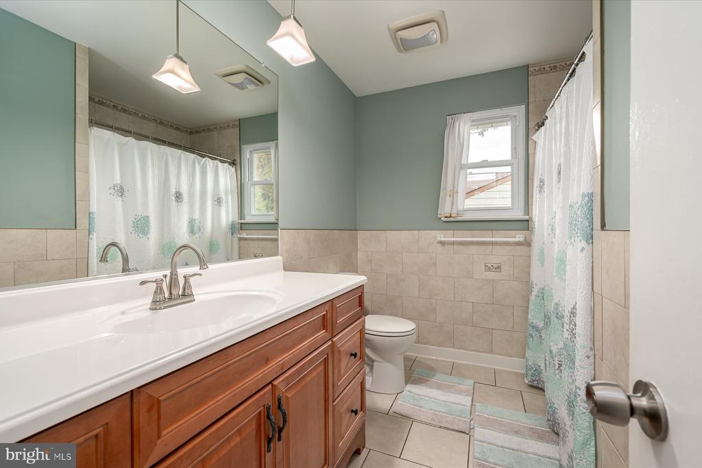 12204 SIR LANCELOT DR