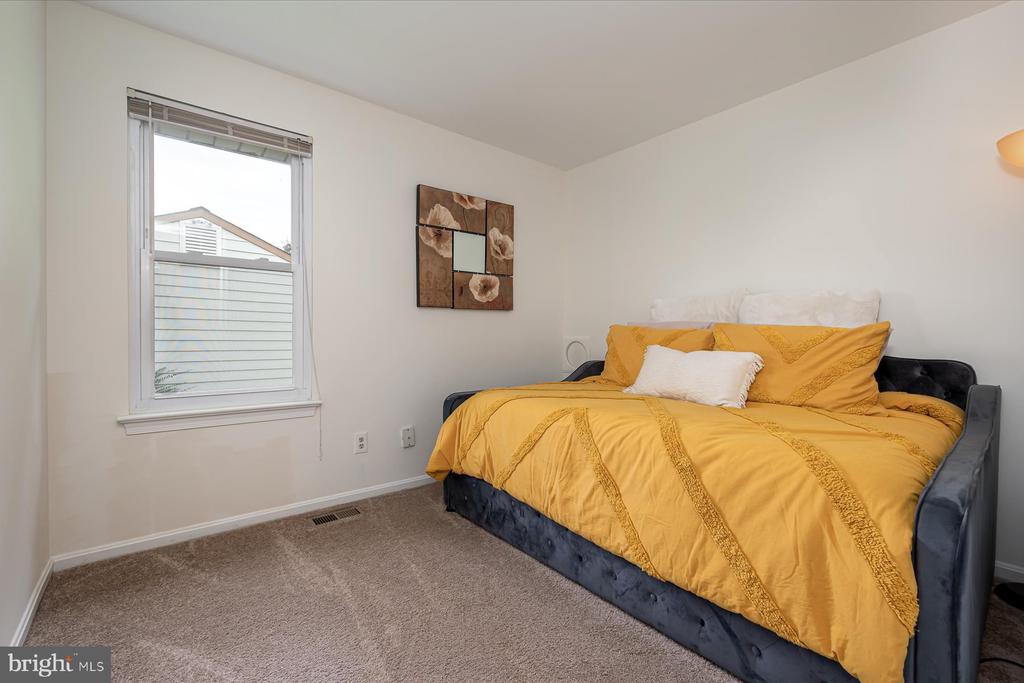 12204 SIR LANCELOT DR