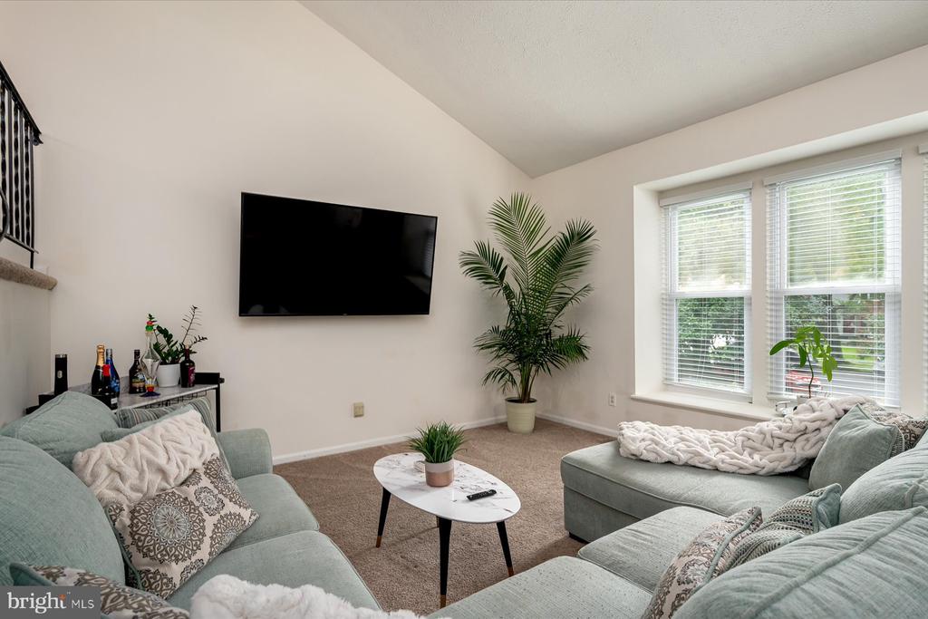 12204 SIR LANCELOT DR