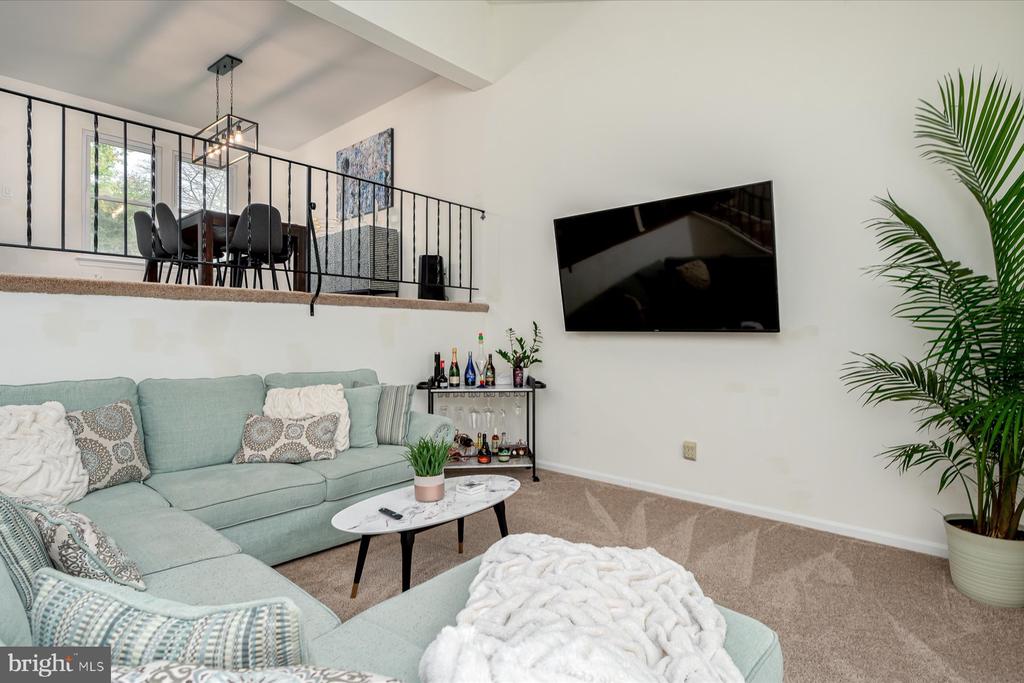 12204 SIR LANCELOT DR